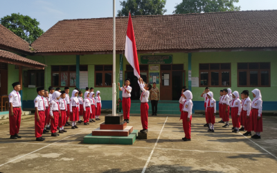 Upacara Bendera SD Negeri 1 Cisaat